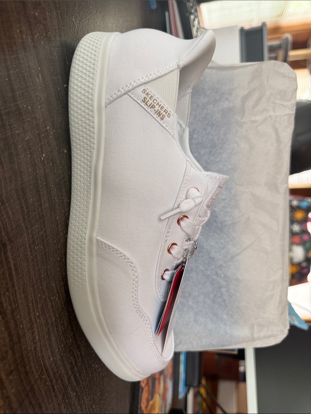 BRAND NEW AND ADORABLE ! Skechers Women's Pale Pink Lace-Up Wide Fit Sneaker
